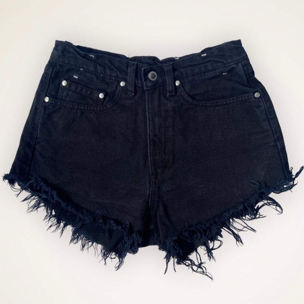 Vintage Levi’s denim shorts